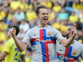 تين هاج لا يستسلم .. الهولندي يدعو مان يونايتد لضم دي يونج في يناير