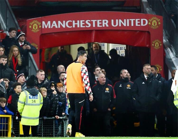 ديلي ميل كريستيانو رونالدو يرفض الخروج من مقاعد البدلاء ضد توتنهام